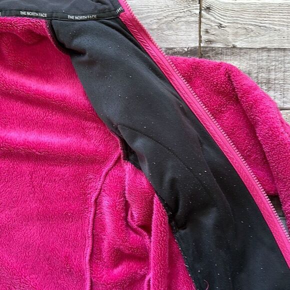 The North Face Women’s Hot Pink Barbie Teddy Fuzzy Soft Fleece Zip Up Jacket | S - Picture 10 of 12